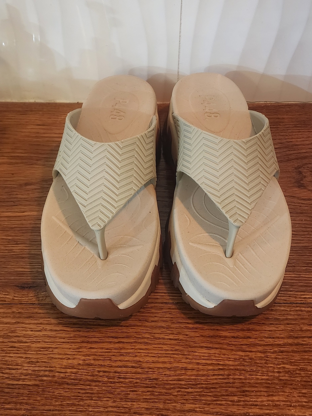 P448 x Vibram Bondi Platform Flip Flops - Picture 2 of 6